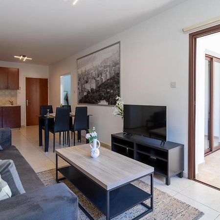 Mia 1-Bedroom Apartment In Larnaca Zewnętrze zdjęcie