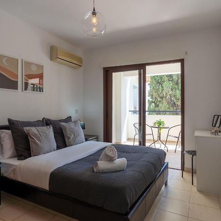 Mia 1-Bedroom Apartment In Larnaca Zewnętrze zdjęcie